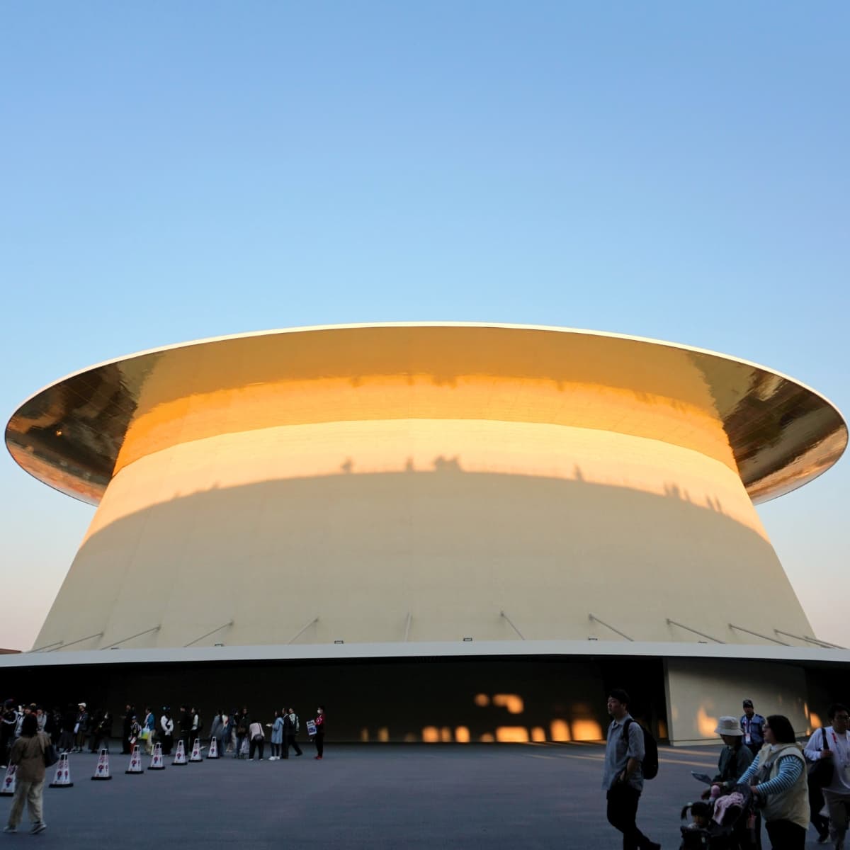 EXPO Hal Shining Hat Pavilion (Glimmende Hoed Paviljoen)