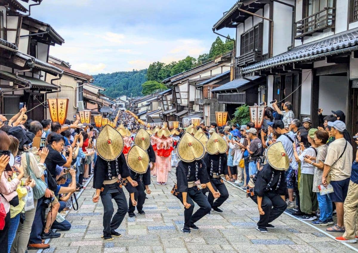 Matsuri-optocht in Takayama, Gifu