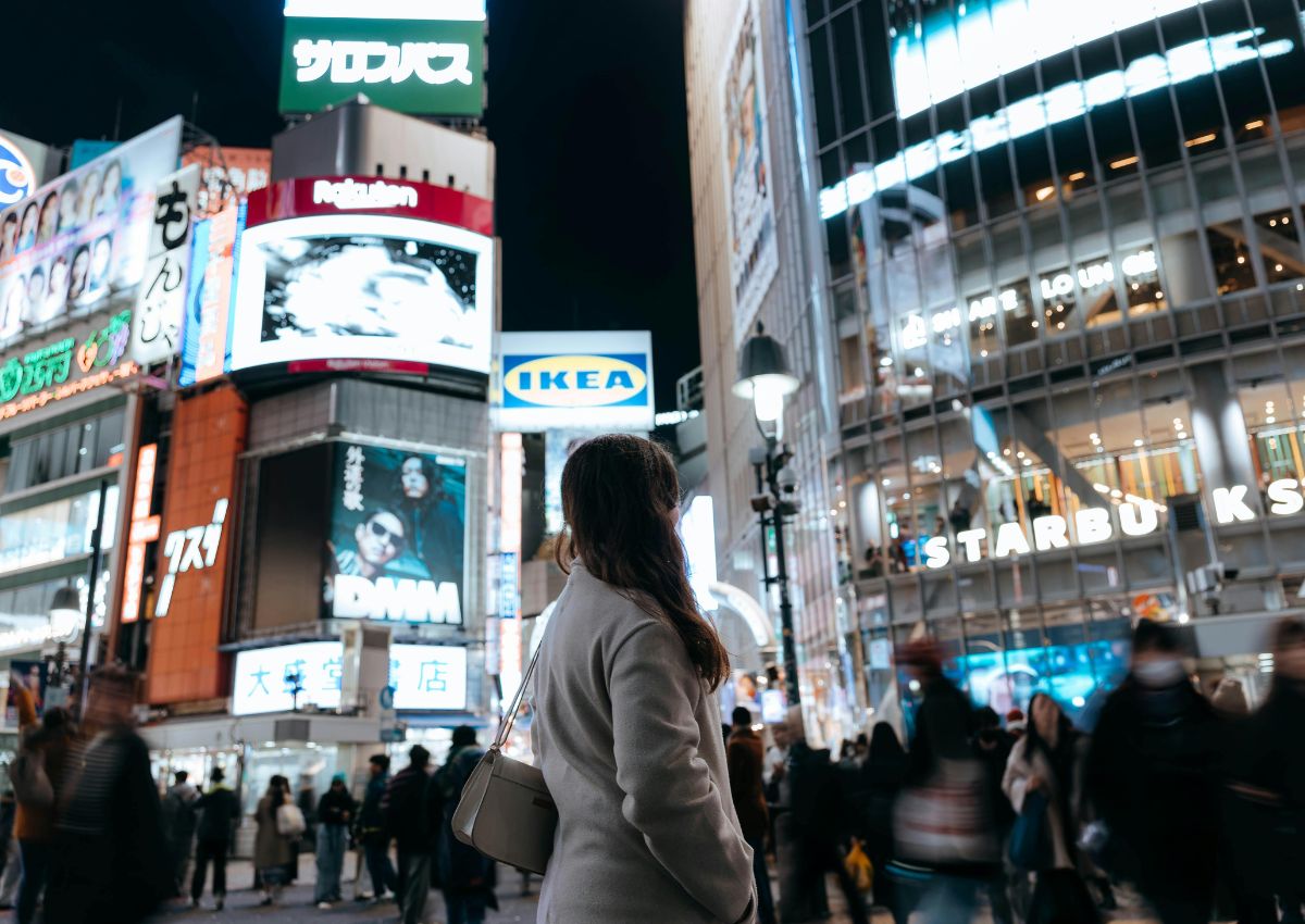 Meisje op Shibuya Crossing, Tokyo