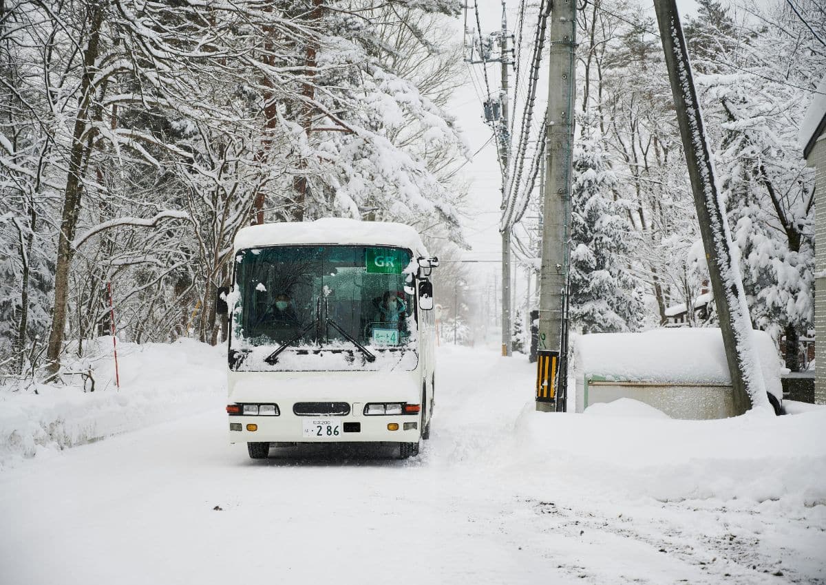 Lokale pendelbus in Hakuba, Nagano, Japan