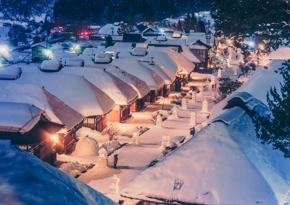 Ouchi-juku in de winterse sneeuw.