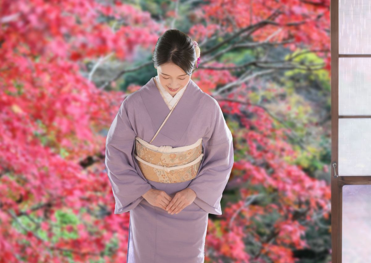 Japanse vrouw in een Iro-muji kimono