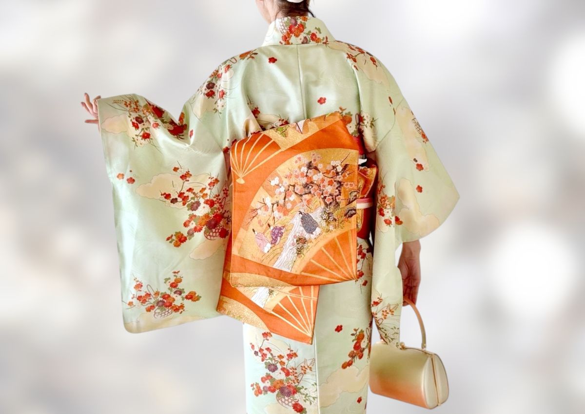 Vrouw in een tomesode-kimono