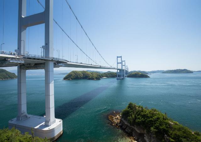 Lange brug over de Japanse Binnenzee, Japan