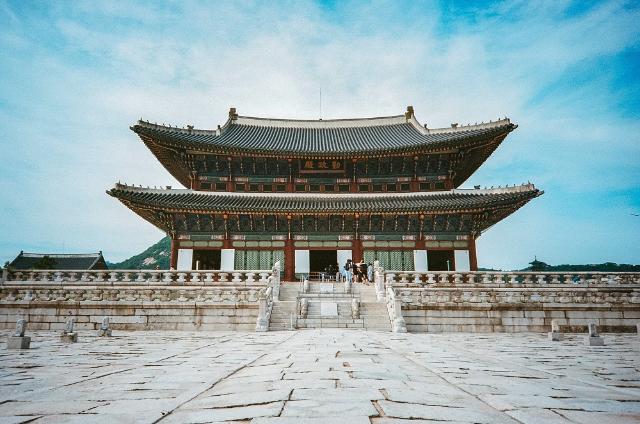Poort van het Gyeongbokgung paleis, Seoul, Zuid-Korea