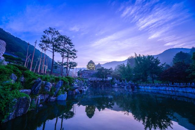 Zonsopgang bij de Waujeongsa-tempel