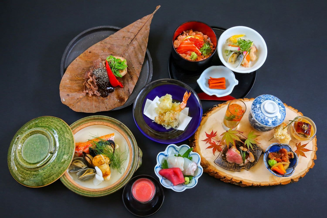 Seizoensgebonden kaiseki diner in een ryokan