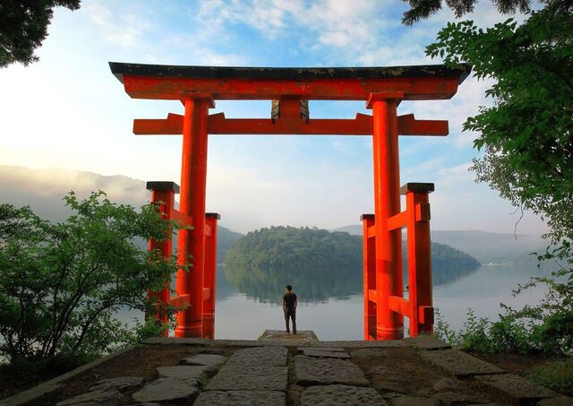 Rode torii poort, Hakone