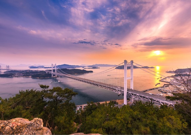 Shimanami Kaido-brug tussen Shikoku en Honshu