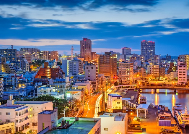 Naha bij nacht