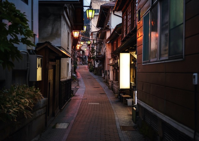 Achterstraatjes van Shibu Onsen bij nacht
