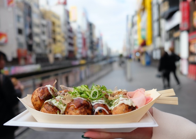 Takoyaki, traditioneel straatvoedsel van Osaka