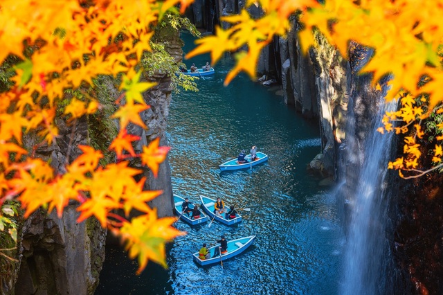 Herfstbladeren bij Takachiho Gorge, Miyazaki