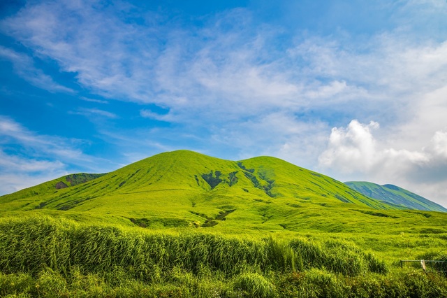 Groene heuvels van Mt Aso, Kumamoto