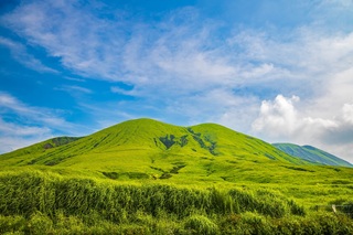 Groene heuvels van Mt Aso, Kumamoto