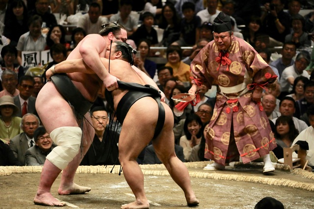 Vechtende sumoworstelaars