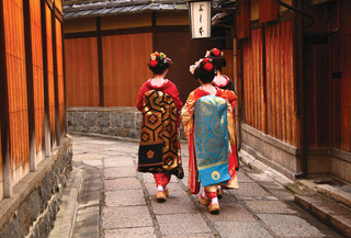 Geisha's in het district Gion in Kyoto