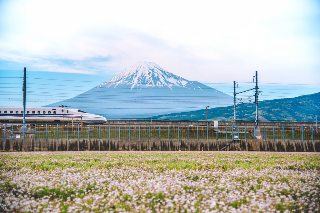 Uitzicht op Mt. Fuji en Tokaido Shinkansen, Shizuoka, Japan
