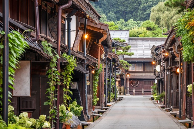 Historische houten koopmanshuizen in Takayama