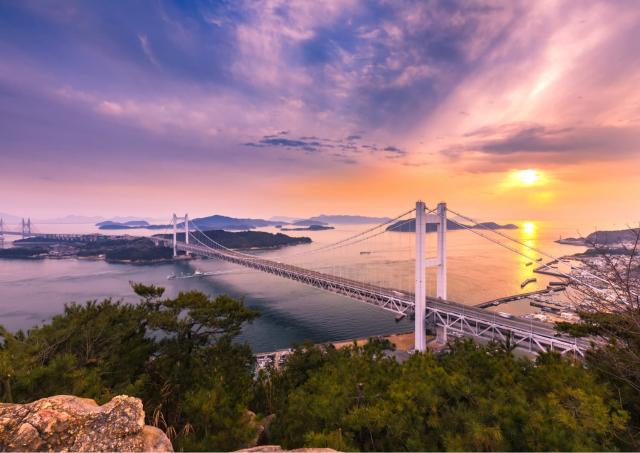 Shimanami Kaido-brug tussen Shikoku en Honshu
