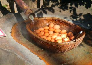 Onsen-tamago, eieren gekookt in Onsen