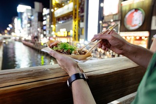 Genieten van Takoyaki in Osaka